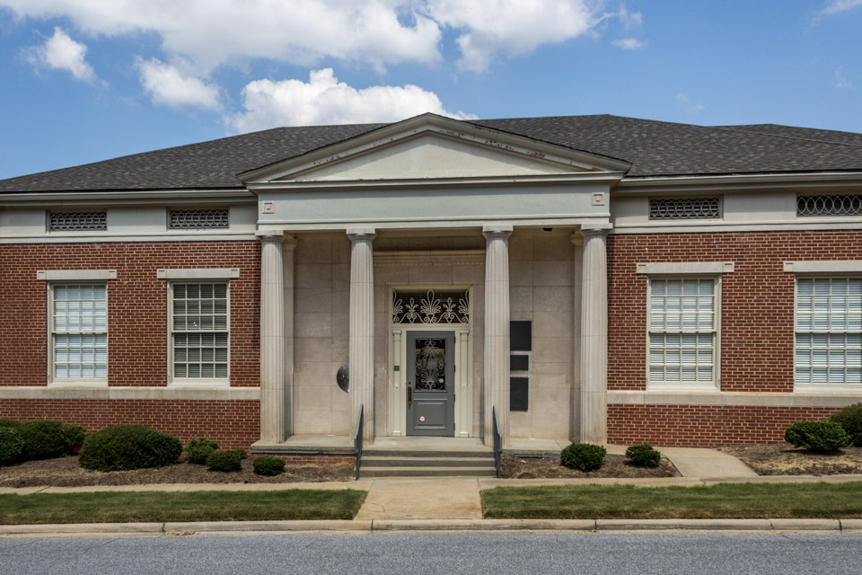 1230 13th Ave, 31901 Warren Williams and Hanidcap Entrance